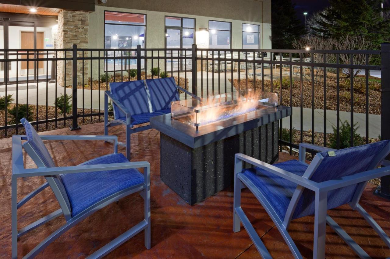 Holiday Inn Express Hotel & Suites Minneapolis-Golden Valley By Ihg Saint Louis Park Buitenkant foto