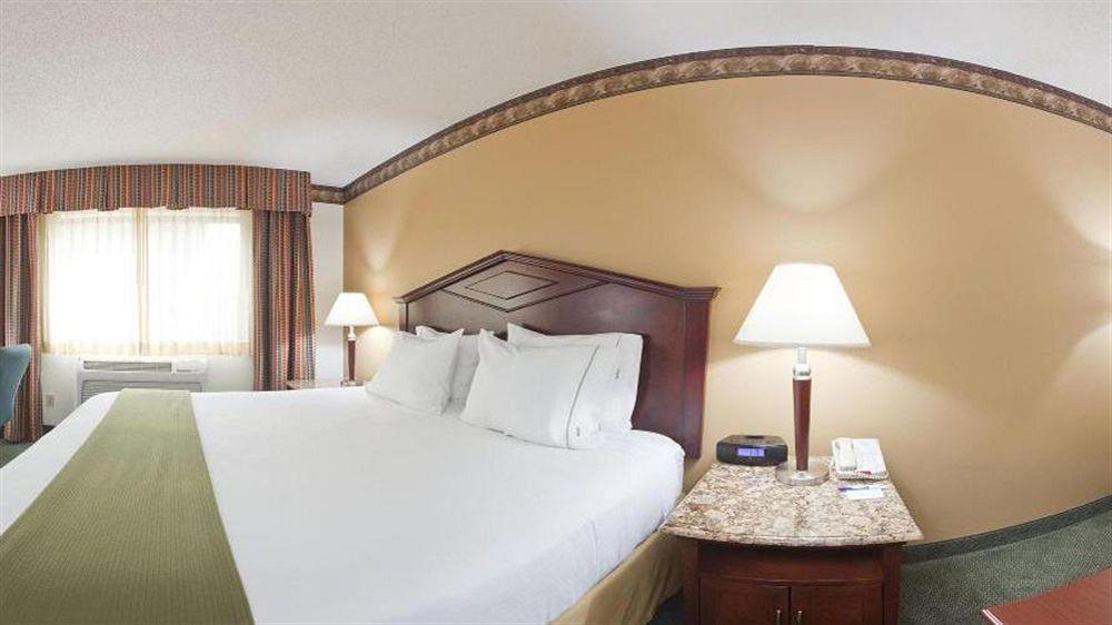 Holiday Inn Express Hotel & Suites Minneapolis-Golden Valley By Ihg Saint Louis Park Buitenkant foto