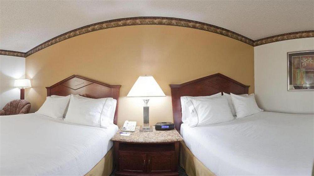 Holiday Inn Express Hotel & Suites Minneapolis-Golden Valley By Ihg Saint Louis Park Buitenkant foto